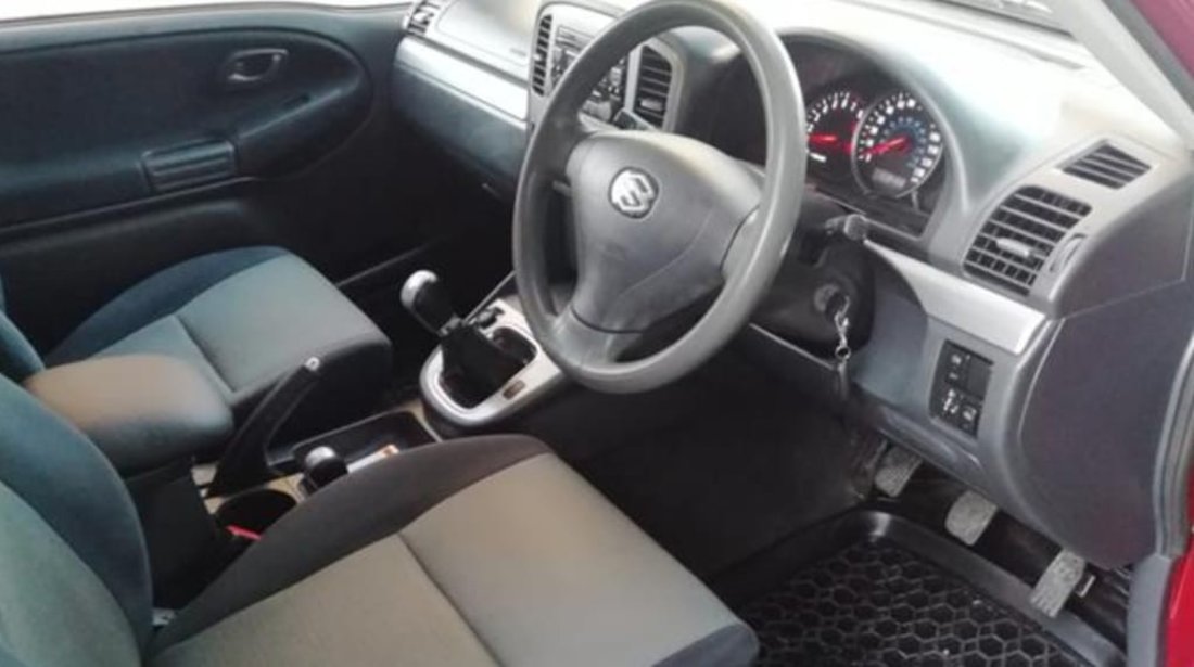 Dezmembrez Suzuki Grand Vitara 1.6,16v,an 2004,volan dreapta