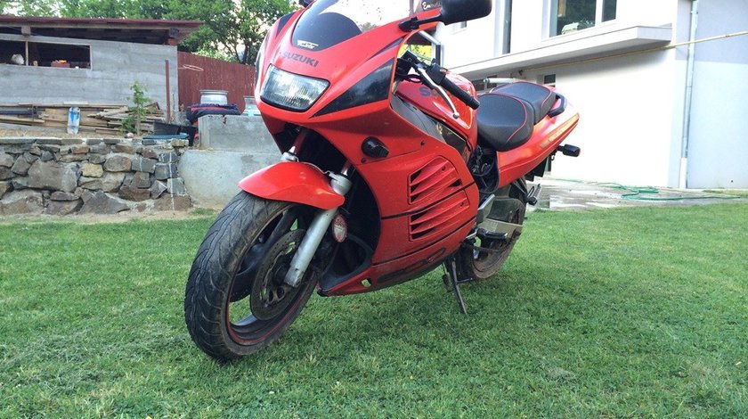 Dezmembrez SUZUKI RF600 R piese Suzuki din dezmembrare