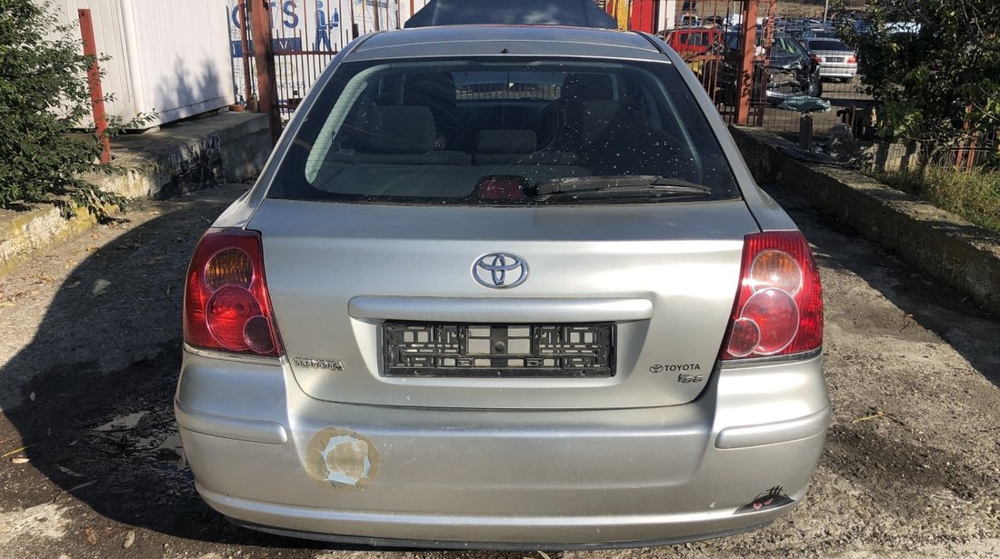 Dezmembrez Toyota Avensis 1.8i 2004