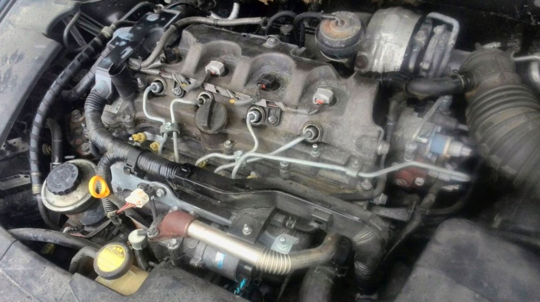 Dezmembrez Toyota Avensis 2.2 2200 diesel 2AD-FTV T25 2004 100kw 136 150cp Manuala Neagra Volan Dreapta Aangl