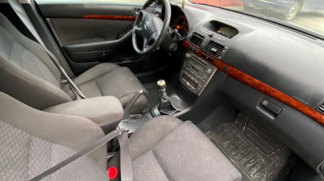 Dezmembrez Toyota Avensis 2.2 D-Cat 177Cp