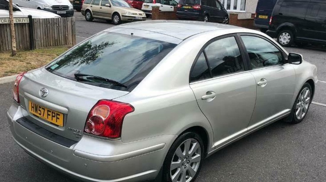 Dezmembrez Toyota Avensis T25 2007 2008 2009 Facelift 2.0 D4D 1AD-FTV 126CAI Volan dreapta Uk Navigatie Colo