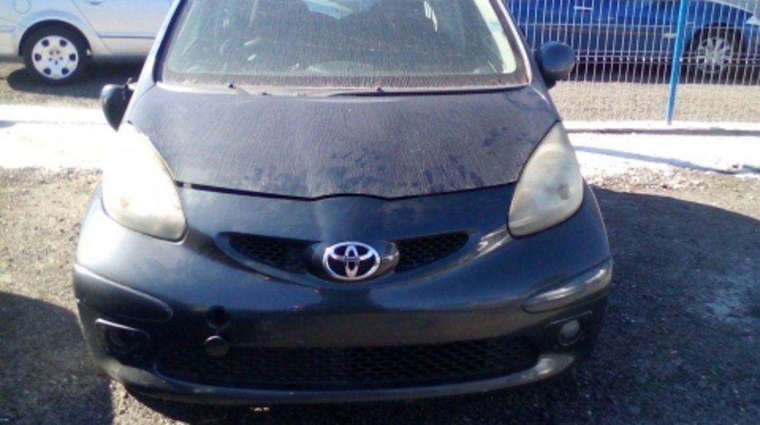 Dezmembrez Toyota Aygo ,an 2006