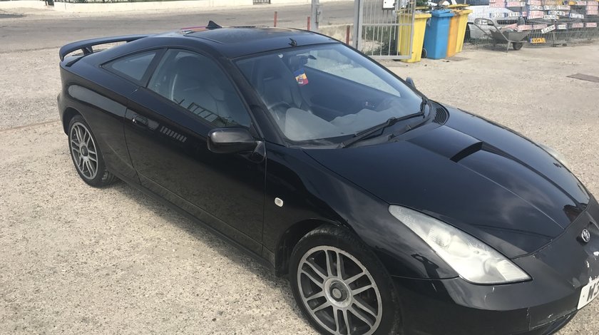 Dezmembrez Toyota Celica 1,8 vt-i 2003