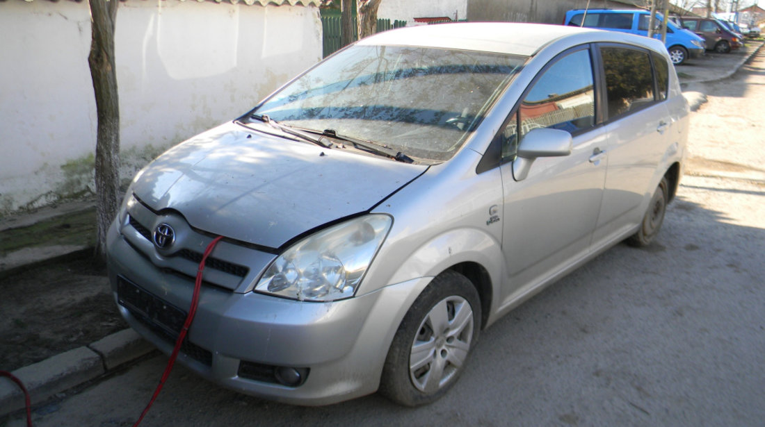 Dezmembrez Toyota COROLLA Verso 2004 - 2009 2.2 D-4D 2AD-FHV ( CP: 177, KW: 130, CCM: 2231 ) Motorina