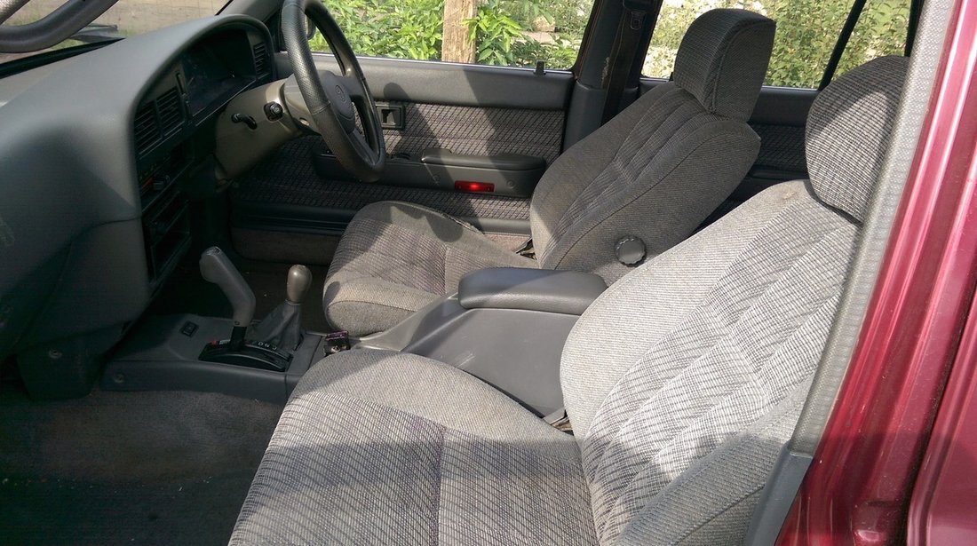 Dezmembrez Toyota hilux surf 4 RUNNER 2.4tdi 1993