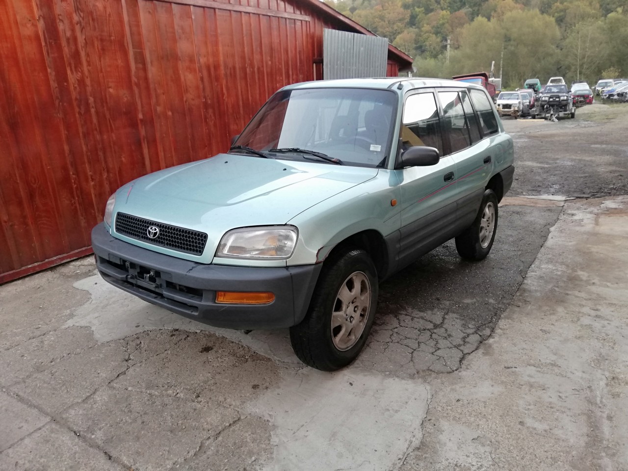 Dezmembrez Toyota rav 4 2.0 i 1995