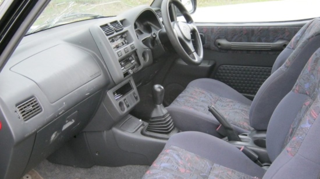 Dezmembrez Toyota RAV 4 din 2000, 2.0b