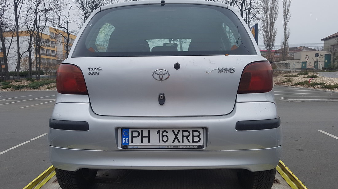 Dezmembrez Toyota Yaris 2002 motor 1.0i