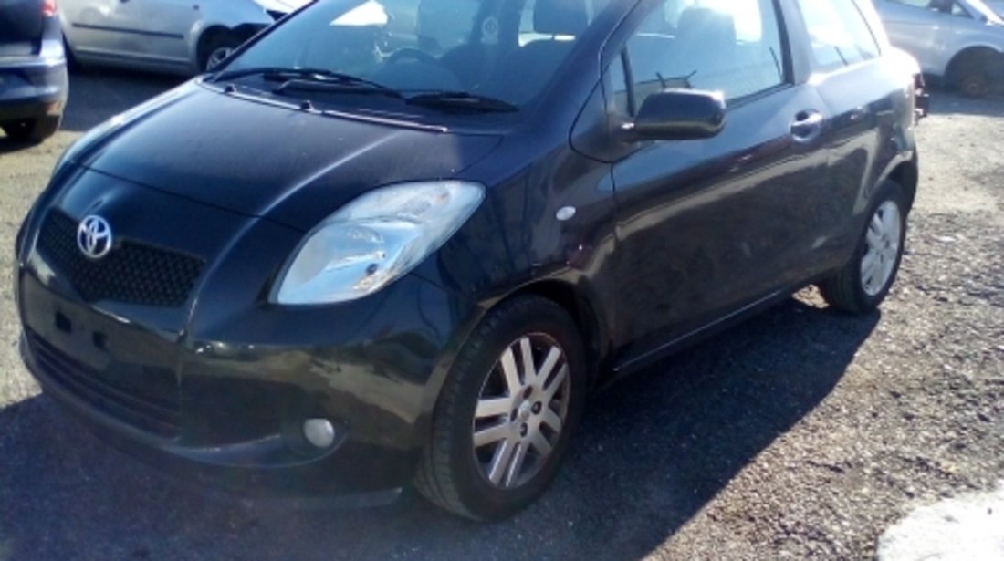 Dezmembrez Toyota Yaris ,an 2007