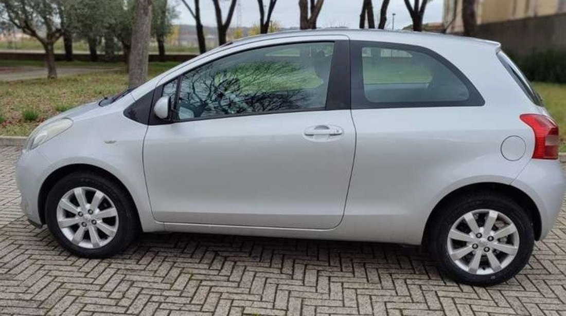 Dezmembrez Toyota Yaris Coupe 2007 1.0 VVTI Benzina