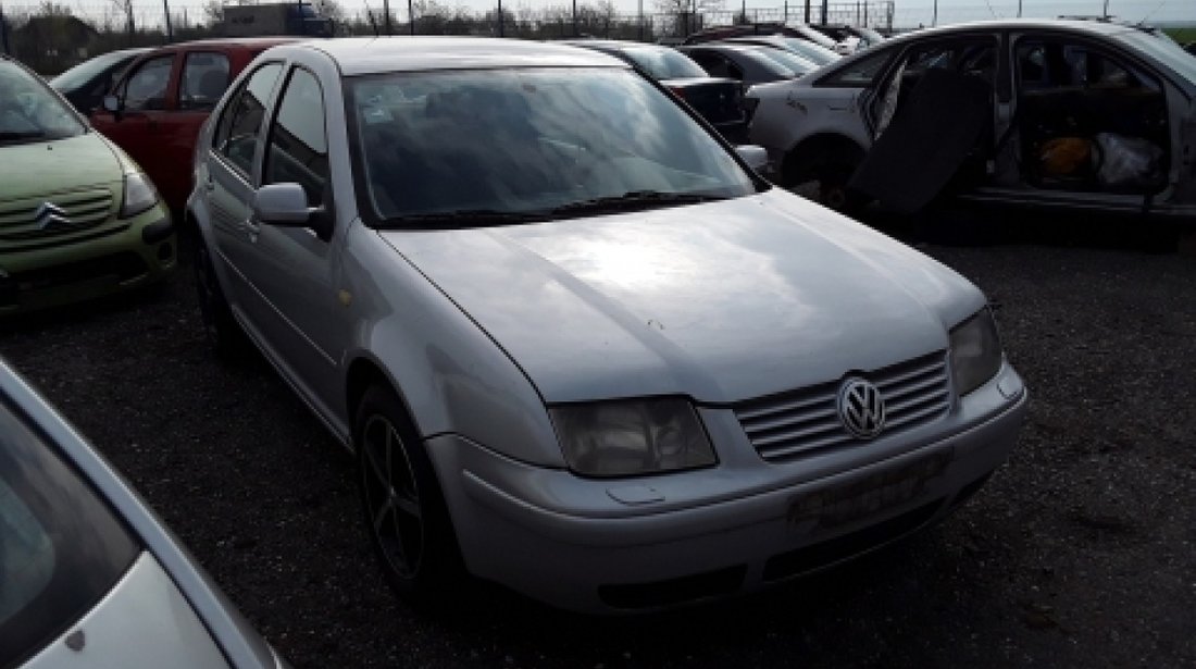 Dezmembrez Volkswagen Bora, an 2000, motorizare 2.0