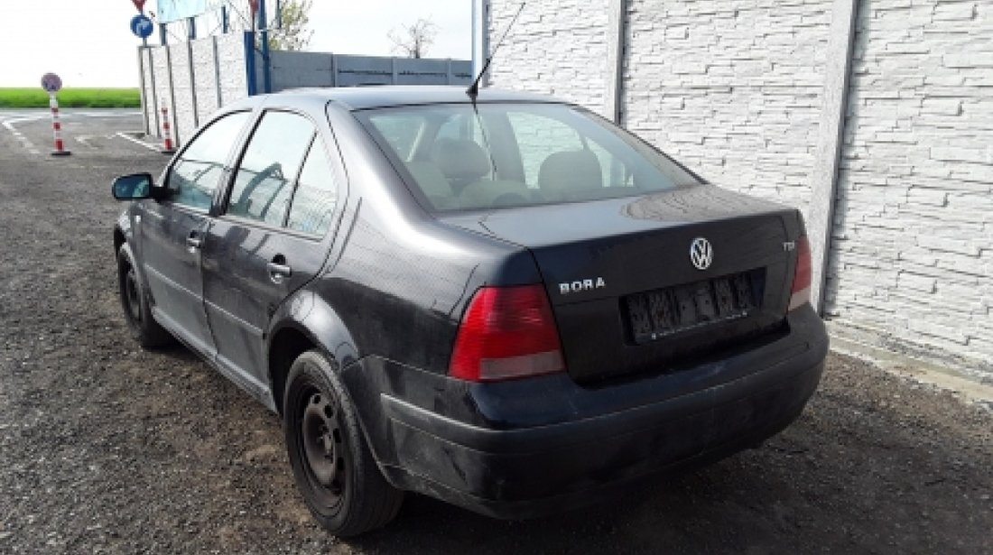 Dezmembrez Volkswagen Bora, an 2002, motorizare 1.9 TDI