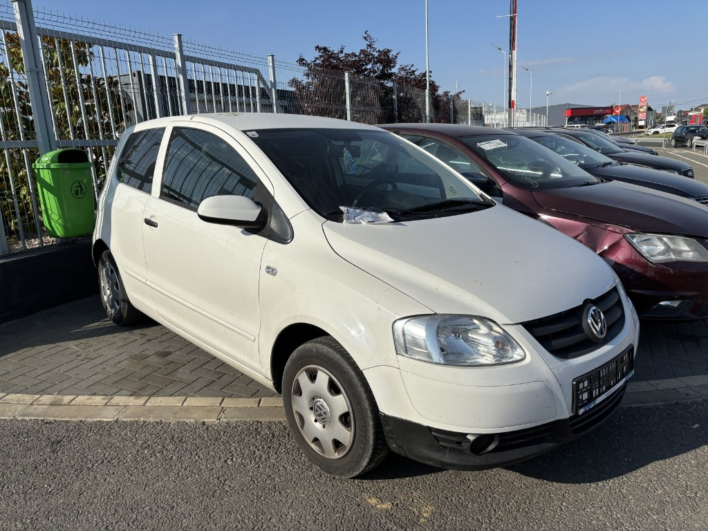 Dezmembrez Volkswagen Fox (5Z1, 5Z3) 1.2 benz 2009, CHF