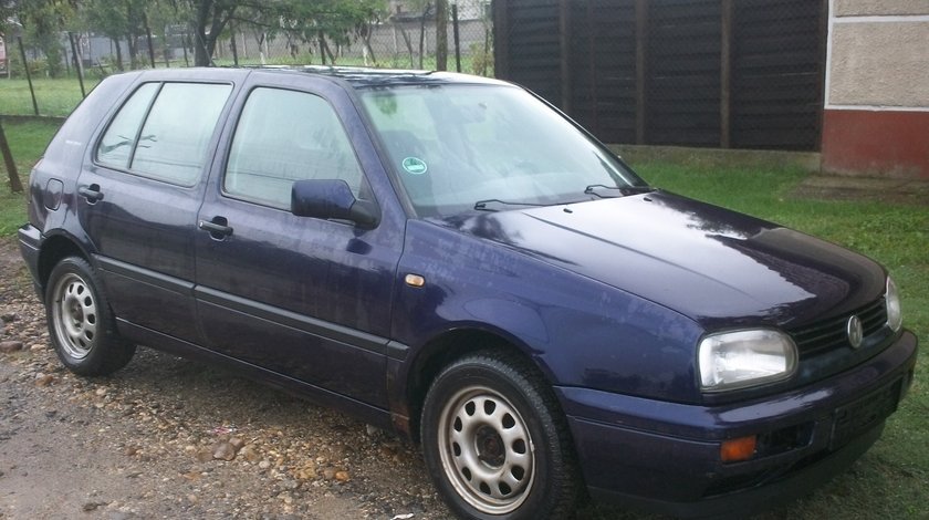Dezmembrez Volkswagen Golf 3 1. 6 benzina an 1996