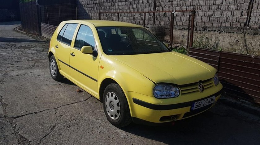 Dezmembrez Volkswagen Golf 4 1.4 16 v an 2000