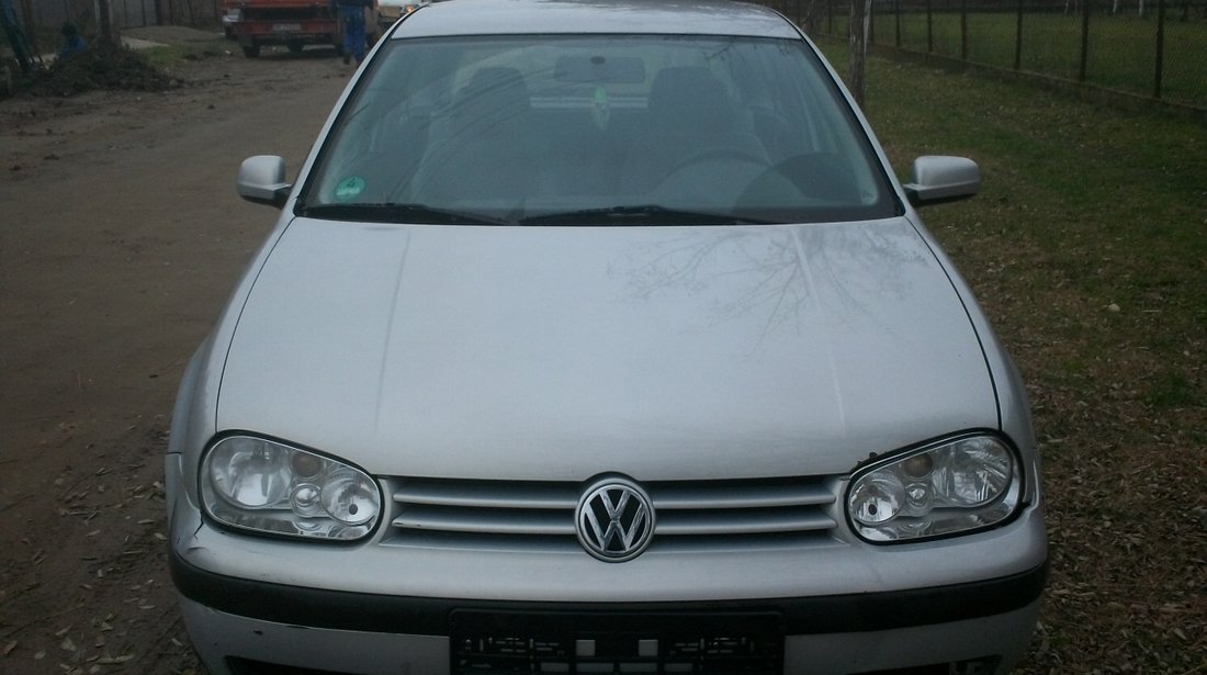 Dezmembrez Volkswagen Golf 4 motor 1.4 16 valve an 1999 in stare foarte buna.