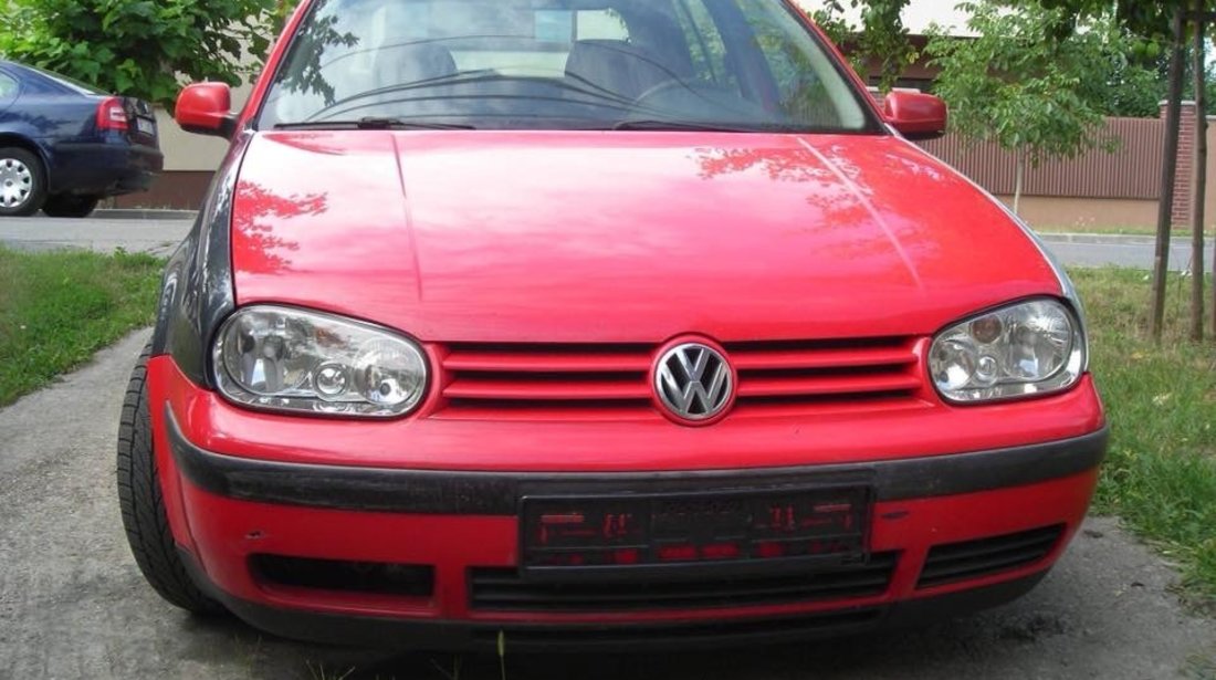 Dezmembrez Volkswagen Golf 4