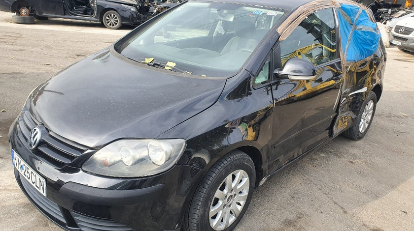 Dezmembrez Volkswagen Golf 5 Plus 2005 monovolum 1.9 tdi BKC