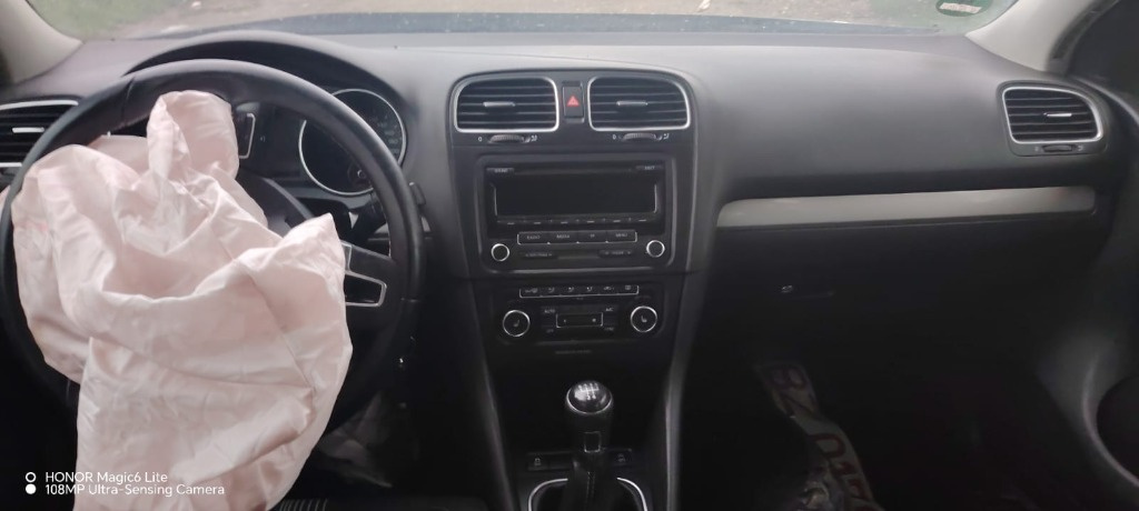 Dezmembrez Volkswagen Golf 6 2013 HATCHBACK 1.6 TDI CAY