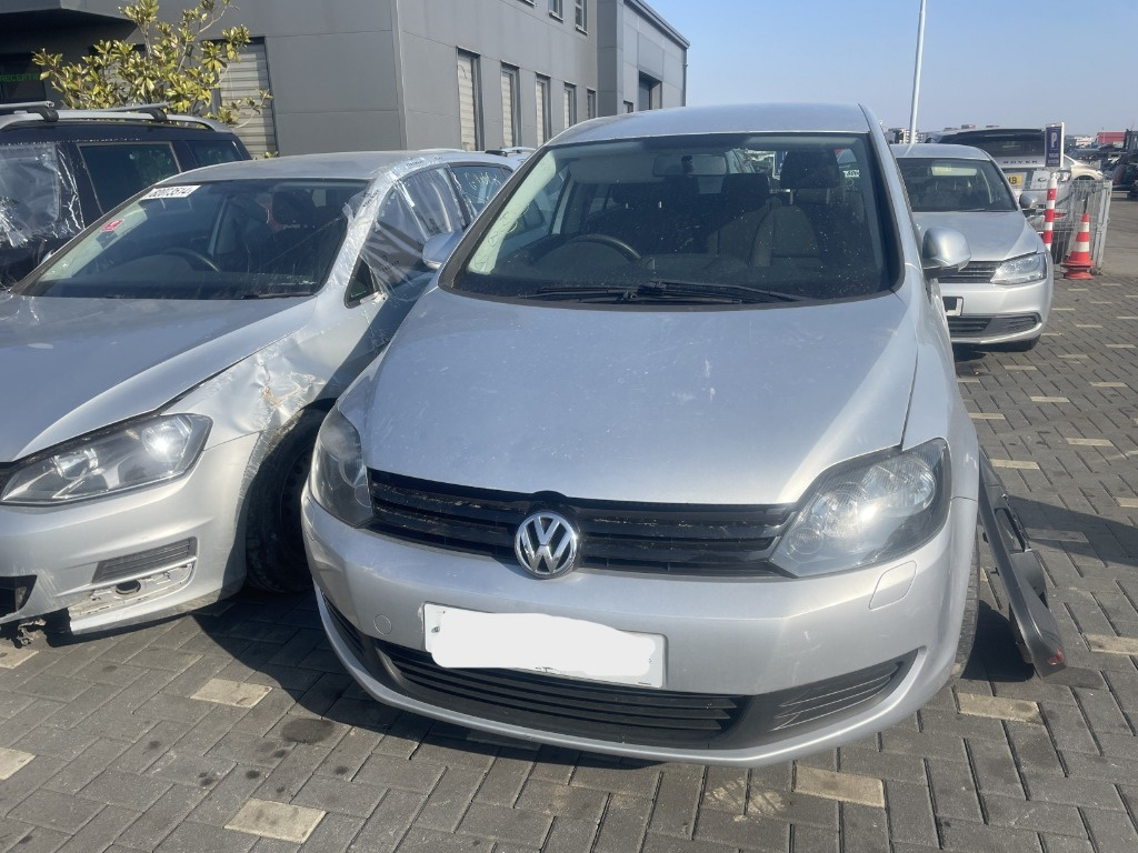 Dezmembrez Volkswagen Golf 6 Plus 1.6 TDI 2011, CAYC