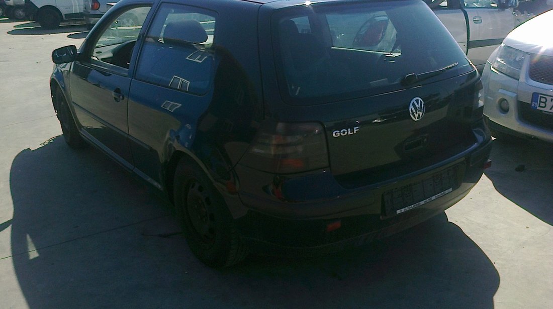 Dezmembrez Volkswagen Golf, an 1999