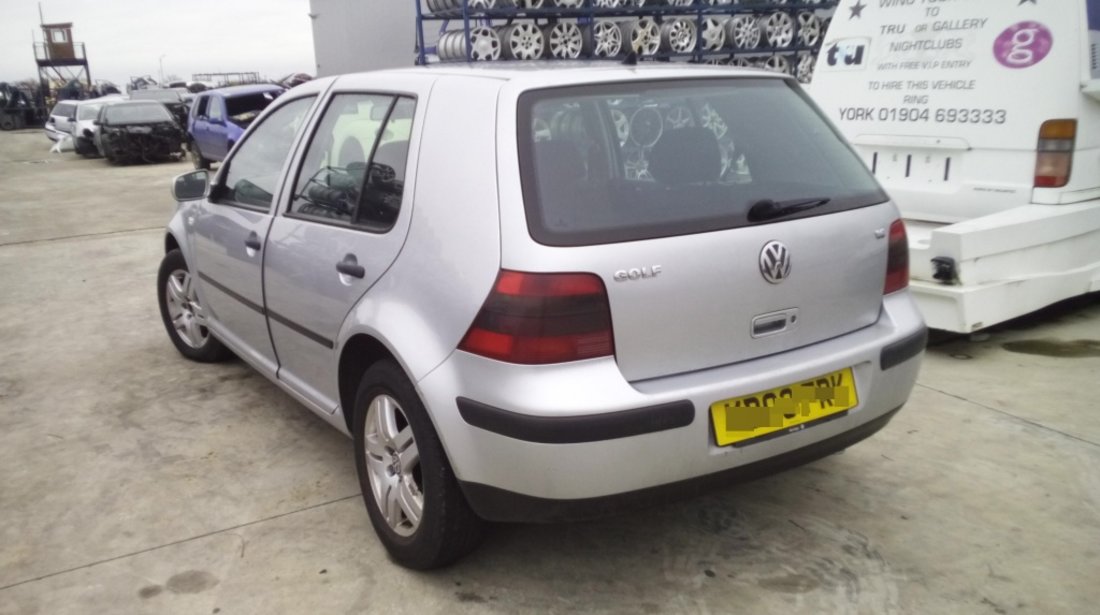 Dezmembrez Volkswagen Golf, an 2003