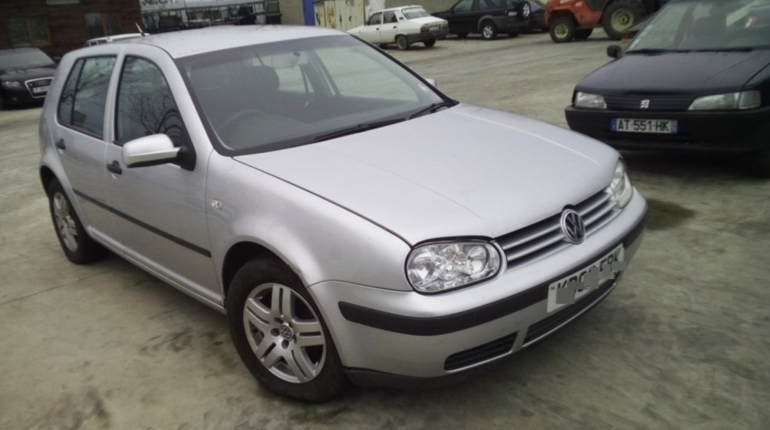 Dezmembrez Volkswagen Golf, an 2003