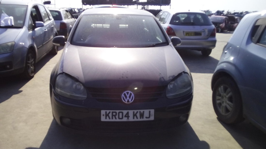 Dezmembrez Volkswagen Golf, an 2004