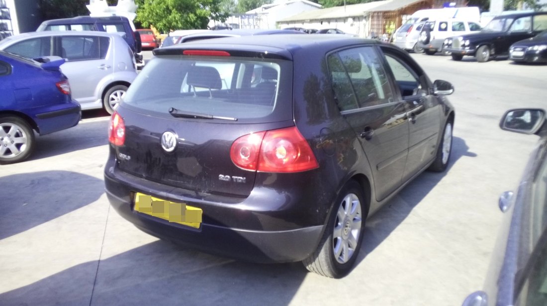 Dezmembrez Volkswagen Golf, an 2004