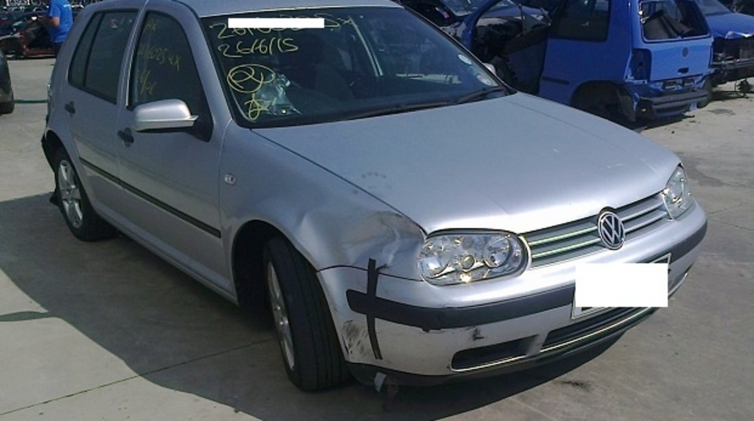 Dezmembrez Volkswagen Golf, an 2004