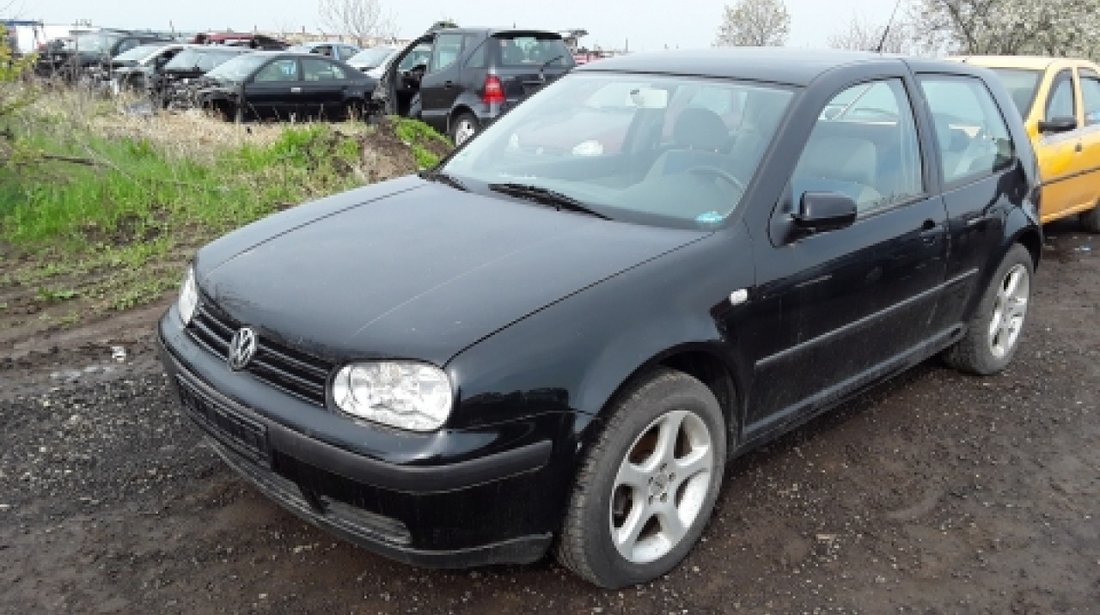 Dezmembrez Volkswagen Golf IV, an 2002, motorizare 1.6 16V