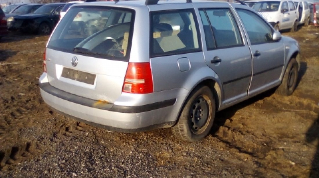 Dezmembrez Volkswagen Golf IV Variant, an 2005, motorizare 1.6