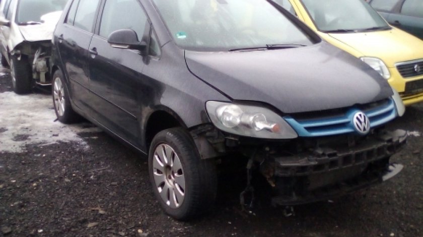 Dezmembrez Volkswagen Golf V Plus, an 2007, motorizare 1.9 TDI