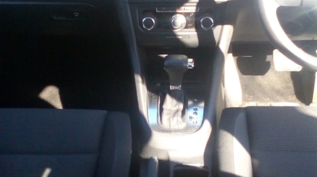 Dezmembrez Volkswagen Golf VI, an 2009, motorizare 2.0 TDI