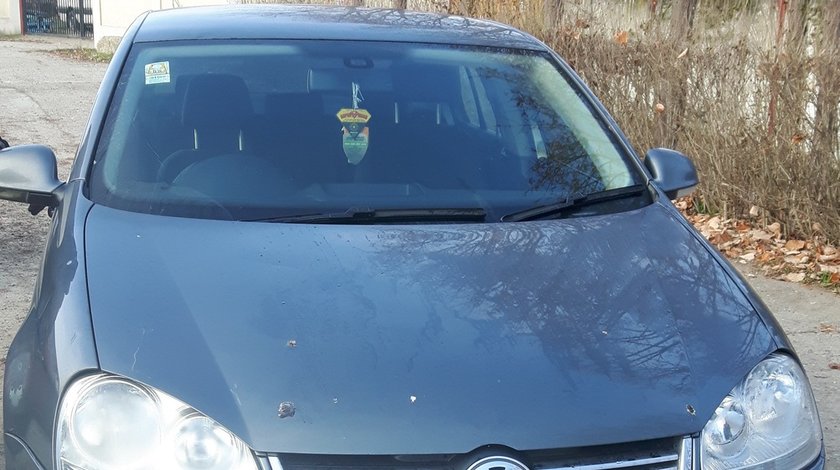 Dezmembrez Volkswagen Jetta 1.9TDI BXE DSG 2007