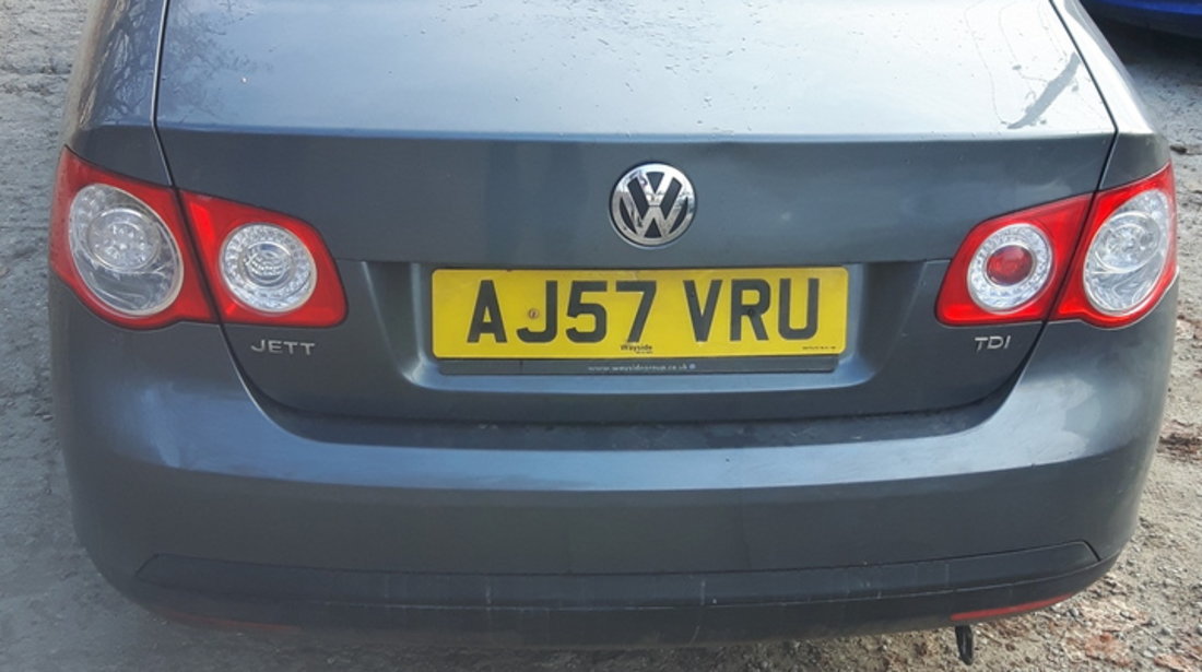 Dezmembrez Volkswagen Jetta 1.9TDI BXE DSG 2007