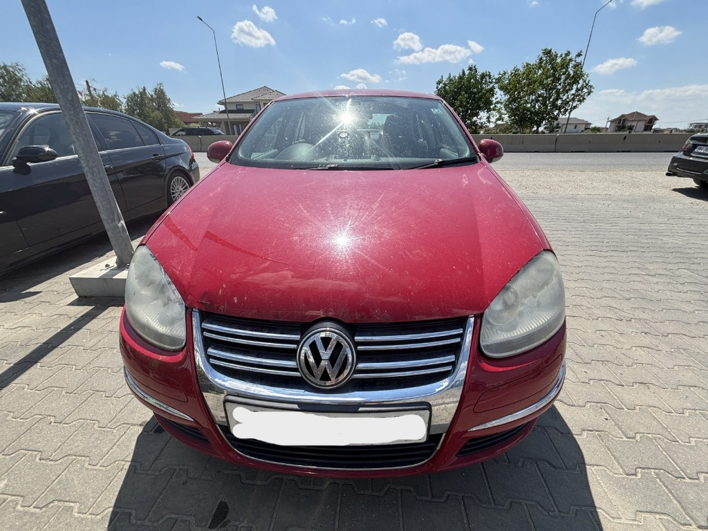 Dezmembrez Volkswagen Jetta 3 (1K2) 1.9 TDI 2008, BXE