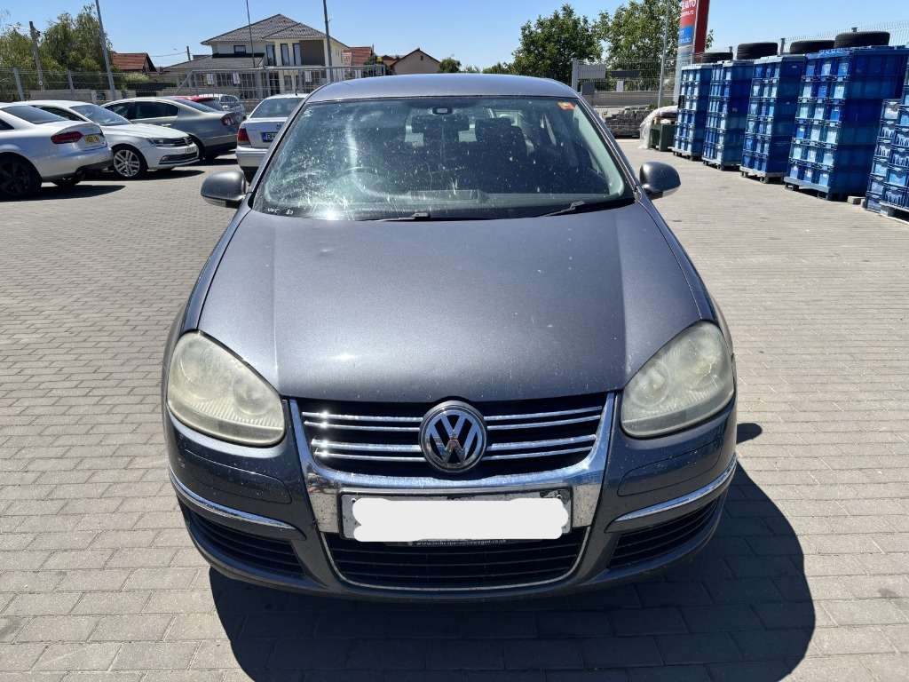 Dezmembrez Volkswagen Jetta 3 (1K2) 2008, CAXA