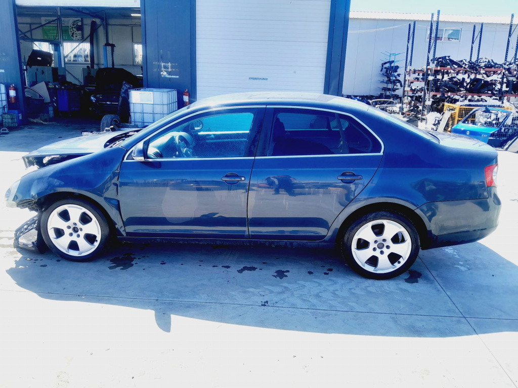 Dezmembrez Volkswagen Jetta 3 (1K2) [Fabr 2005-2010]