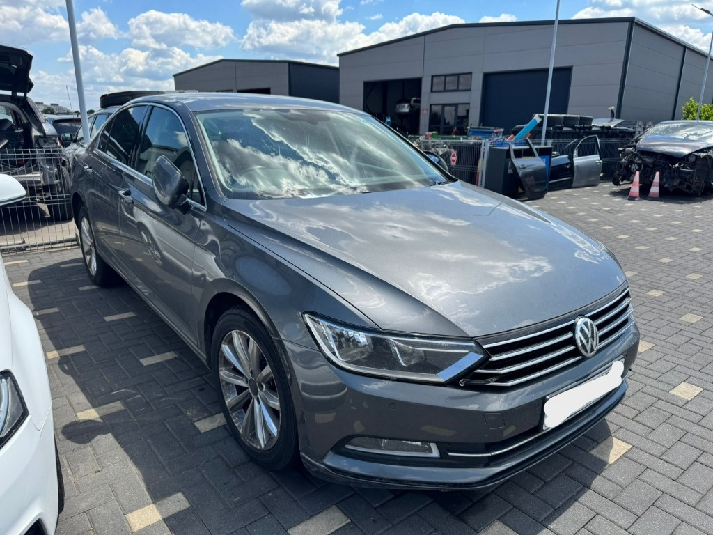 Dezmembrez Volkswagen Passat (3G2) 2.0 TDI, CRL