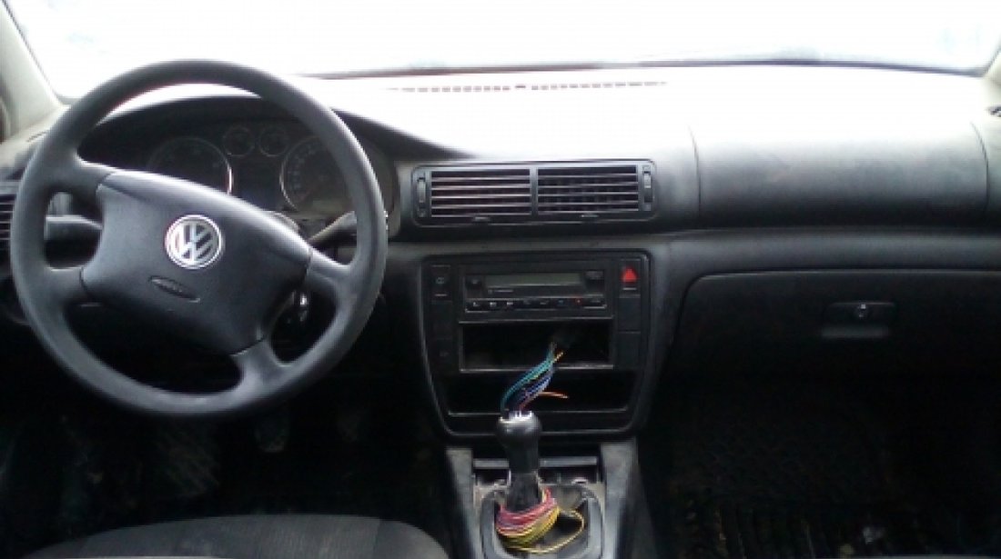 Dezmembrez Volkswagen Passat, an 2002, motorizare 1.9 TDI