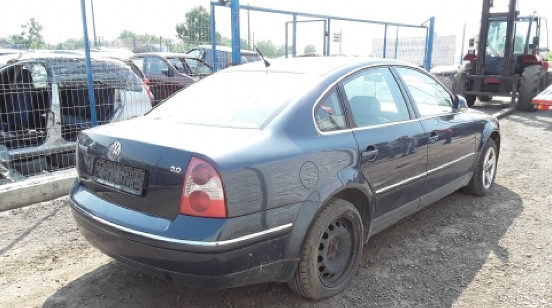 Dezmembrez Volkswagen Passat, an 2004, motorizare 2.0