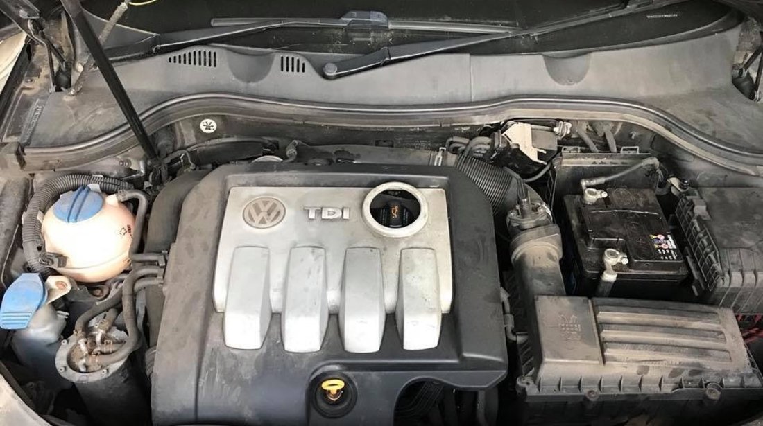 Dezmembrez Volkswagen Passat B6