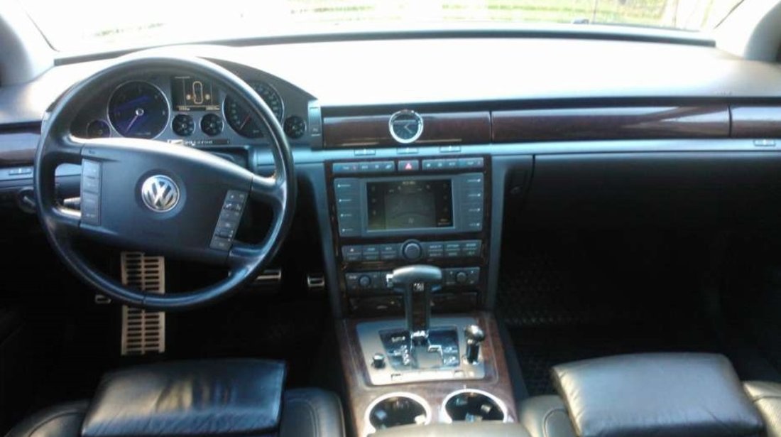 Dezmembrez  Volkswagen Phaeton V10 5.0 TDI an 2006