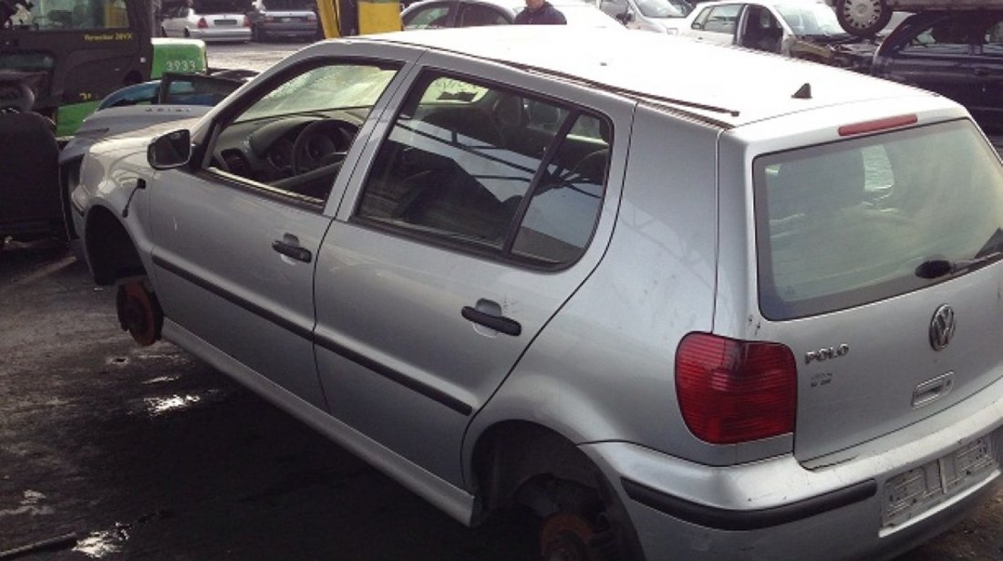 Dezmembrez Volkswagen Polo 6N2