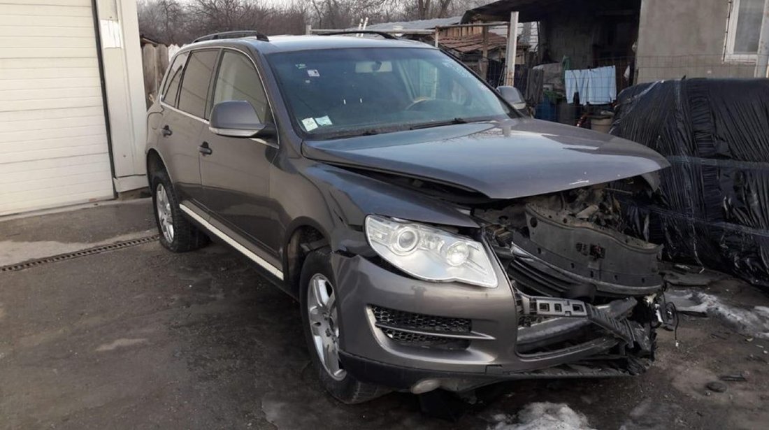 Dezmembrez Volkswagen Touareg an 2009 motor 3.0 automat