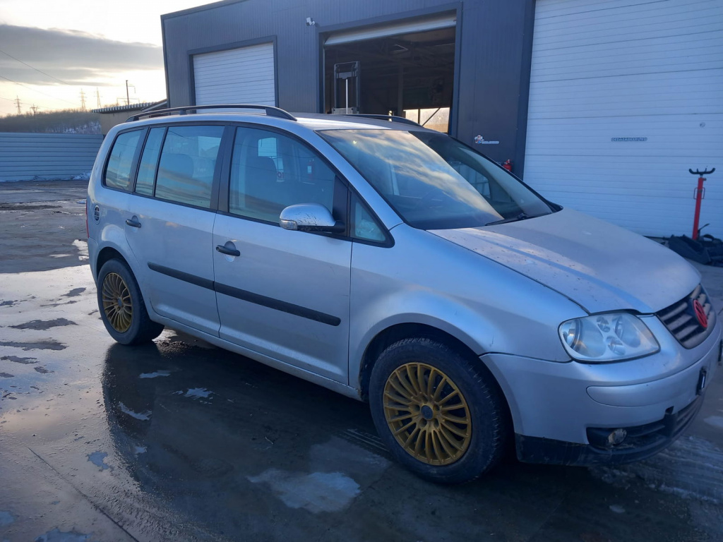 Dezmembrez Volkswagen Touran (1T1, 1T2) [Fabr 2003-2010]