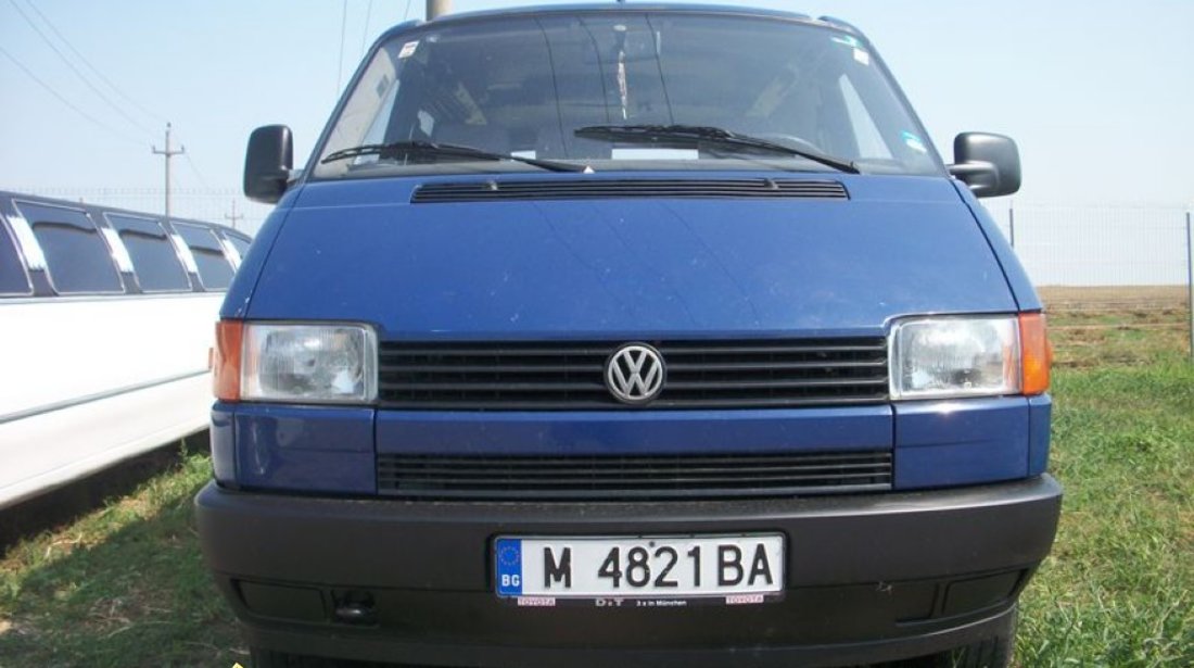 Dezmembrez Volkswagen Transporter 2 4D 1995