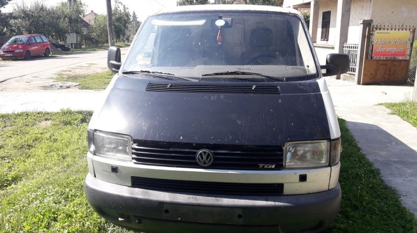 Dezmembrez Volkswagen Transporter T4 2.5 TDI 112CP